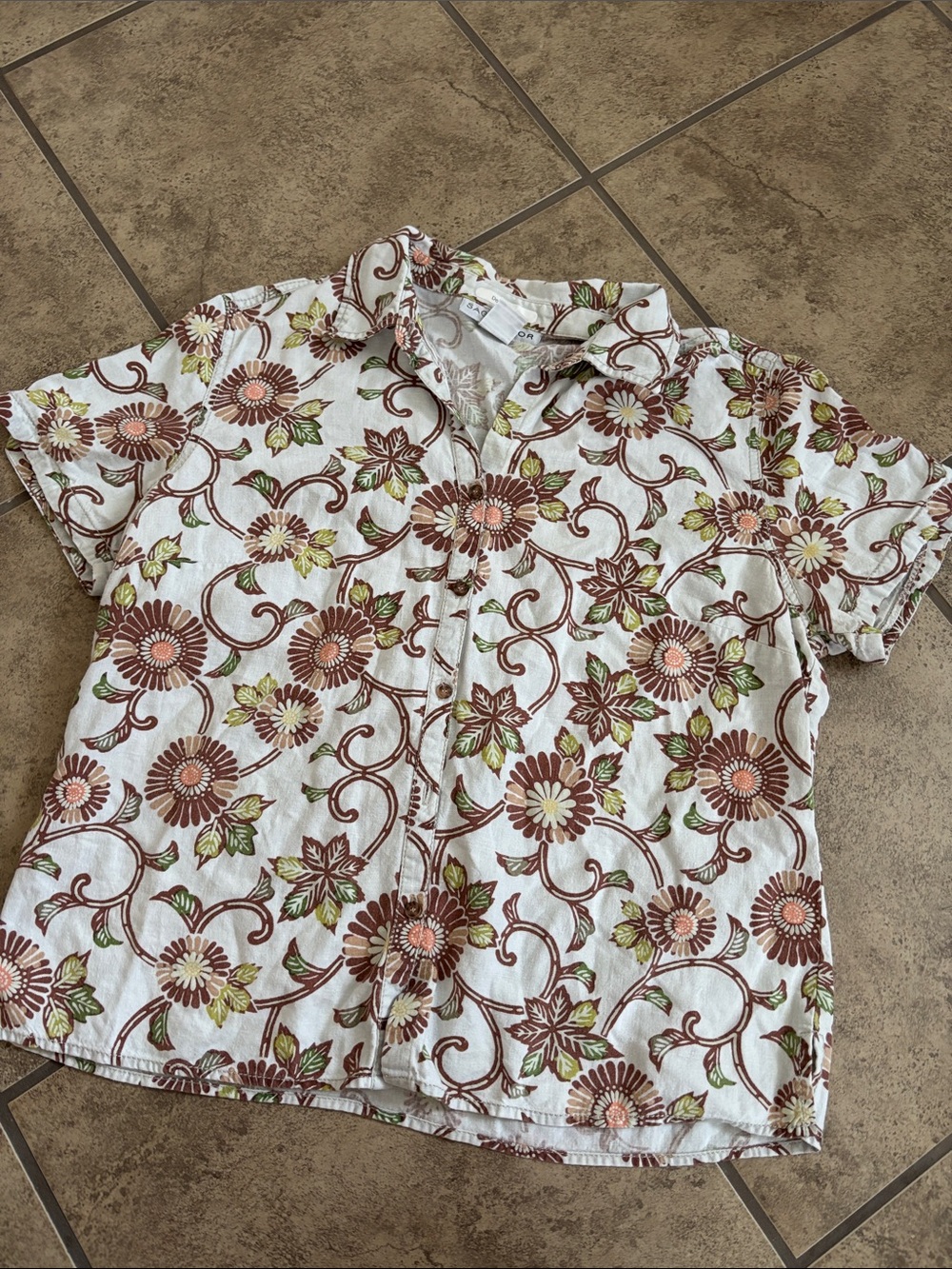 Sag Harbor Floral Button up Short Sleeve Top